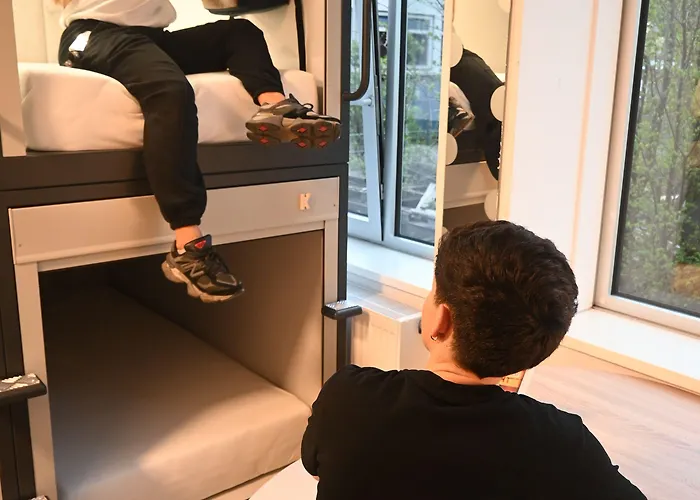 더치스 호스텔 *