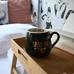 荷兰旅馆 旅馆 *