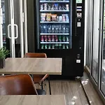 旅馆 荷兰旅馆 *