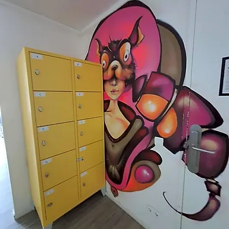 Dutchies Albergue *