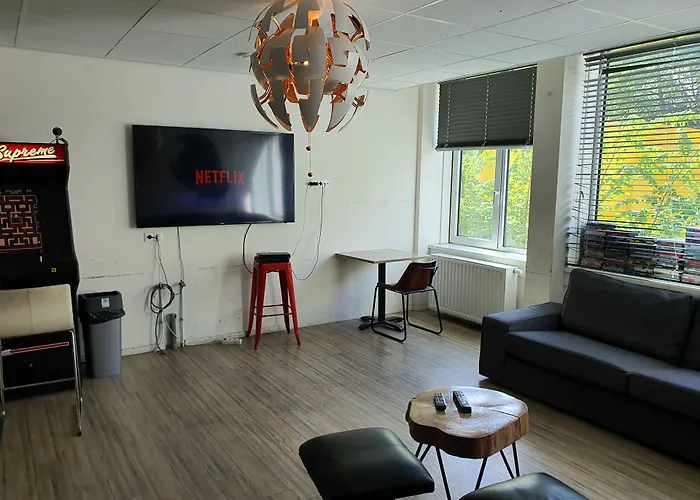 Dutchies Hostel Amsterdam