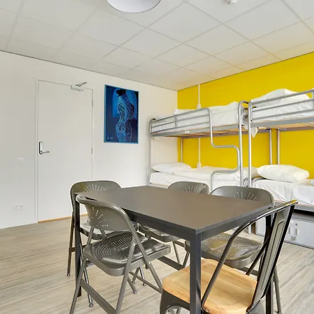 Hostel Dutchies *